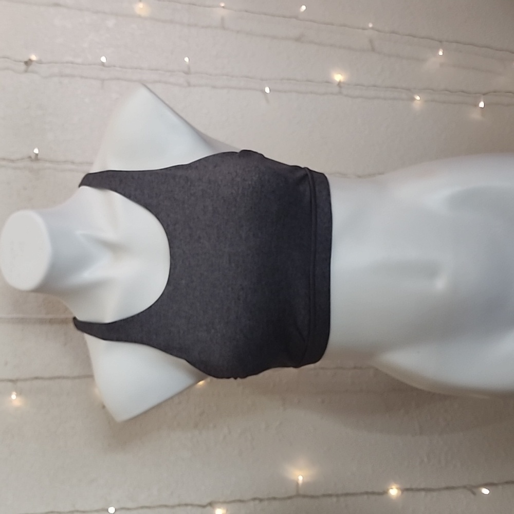 Lululemon sports bra size 8 no pads
